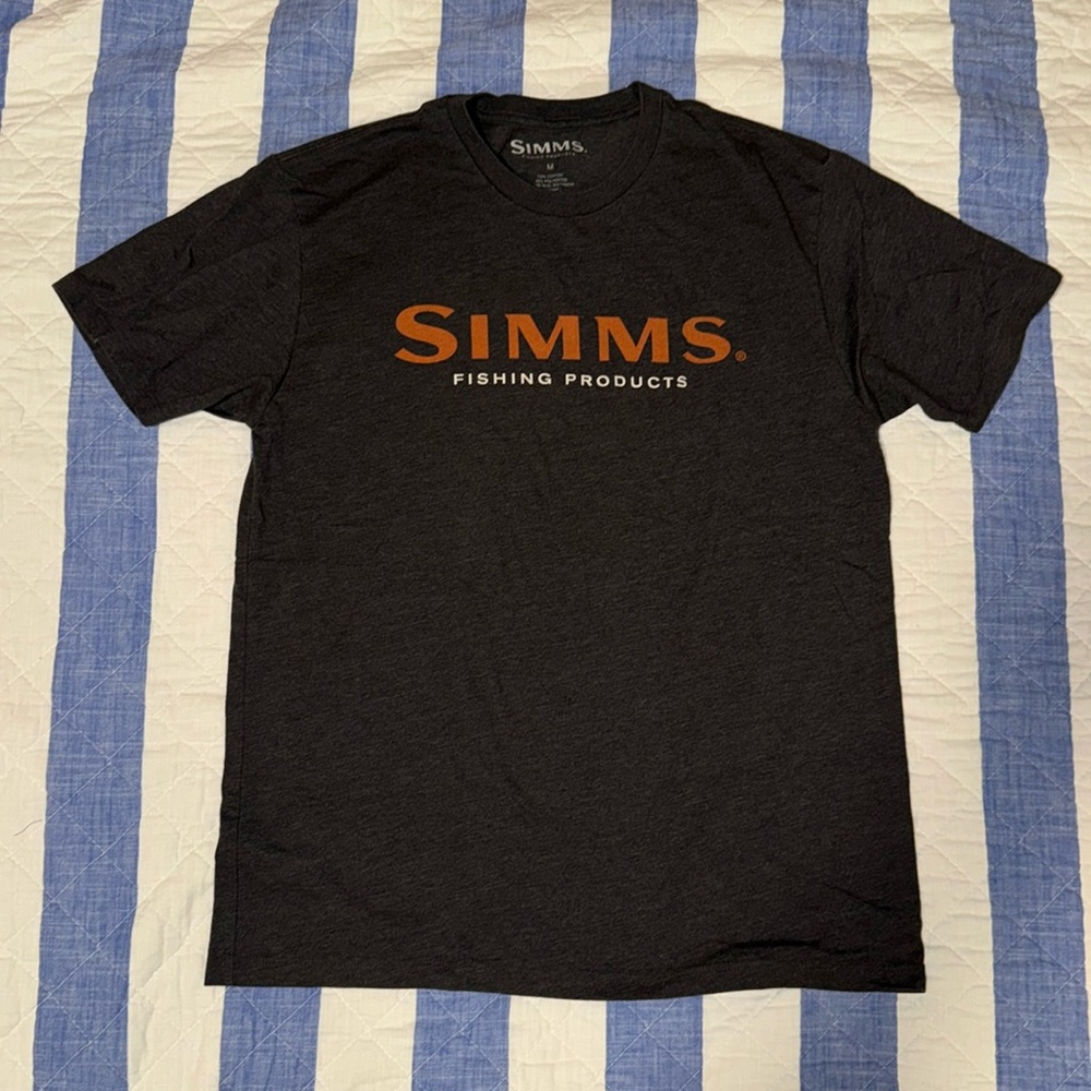Men’s medium Simms tee shirt like new Simms fishing products (978)